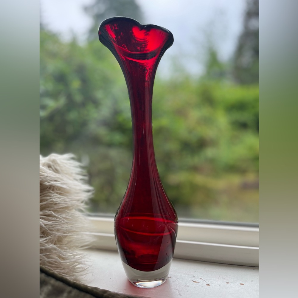 Mcm moreno glass vase